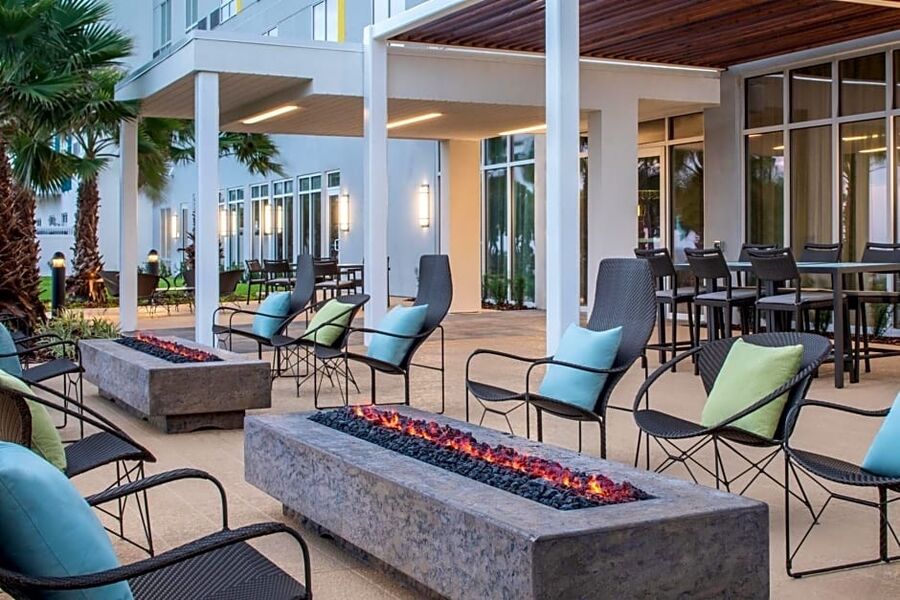 Marriott Courtyard Kennedy Space Center Outdoor Space 2